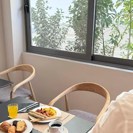 안젤라 스위트&로비 호텔