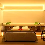 Hotel Angela Downtown