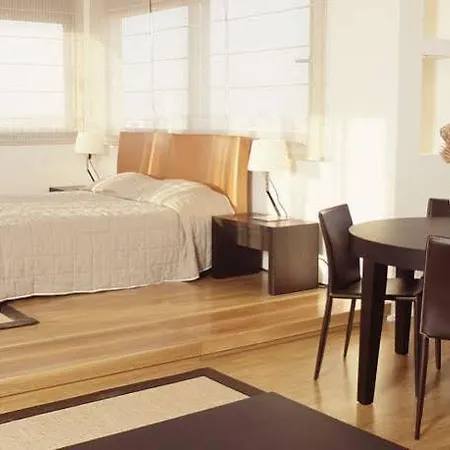 Otel Angela Downtown 3*