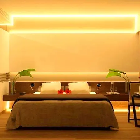 Hotel Angela Downtown