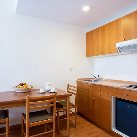 Готель Angela Downtown 3*