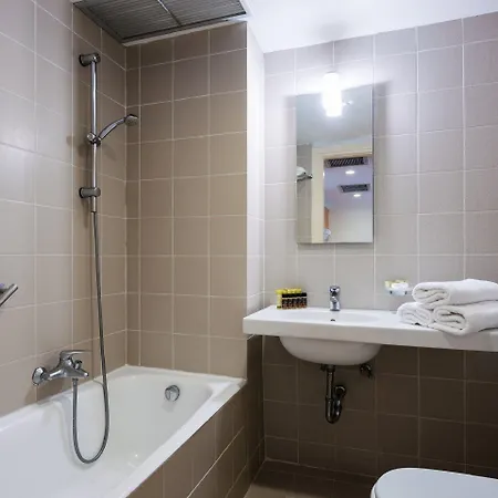 Angela Downtown ホテル 3*