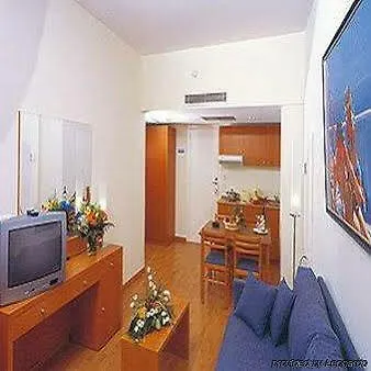Готель Angela Downtown Rhodes City