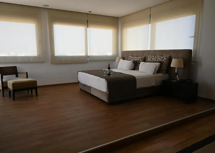 Hotel Angela Downtown