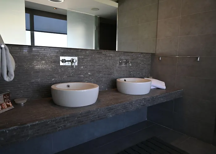 Angela Downtown Hotel